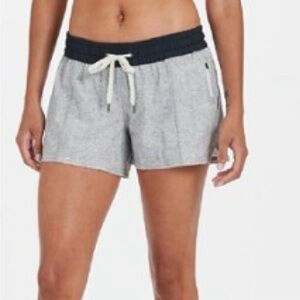 Vuori Clementine 2.0 Shorts - Women's 4" Inseam Grey Print Sz M